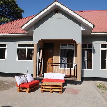 Pearl Lulu Modern Bnb Homestay Dar es Salaam Exterior photo