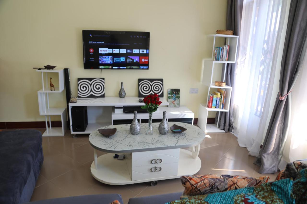 Pearl Lulu Modern Bnb Homestay Dar es Salaam Exterior photo