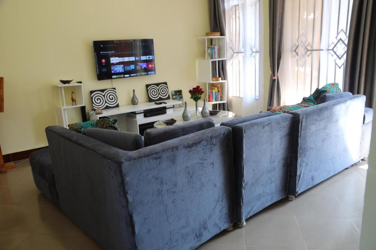 Pearl Lulu Modern Bnb Homestay Dar es Salaam Exterior photo