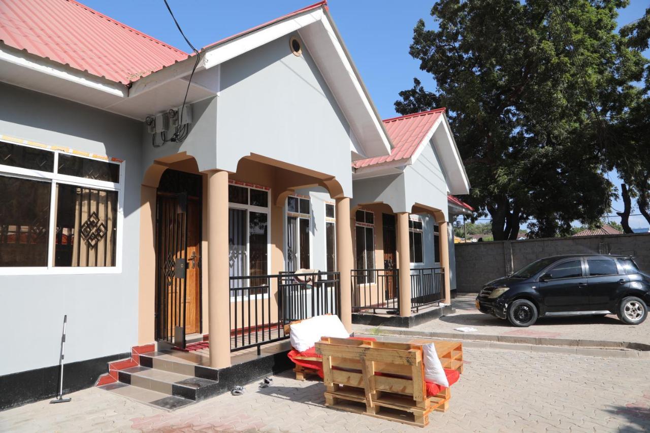 Pearl Lulu Modern Bnb Homestay Dar es Salaam Exterior photo